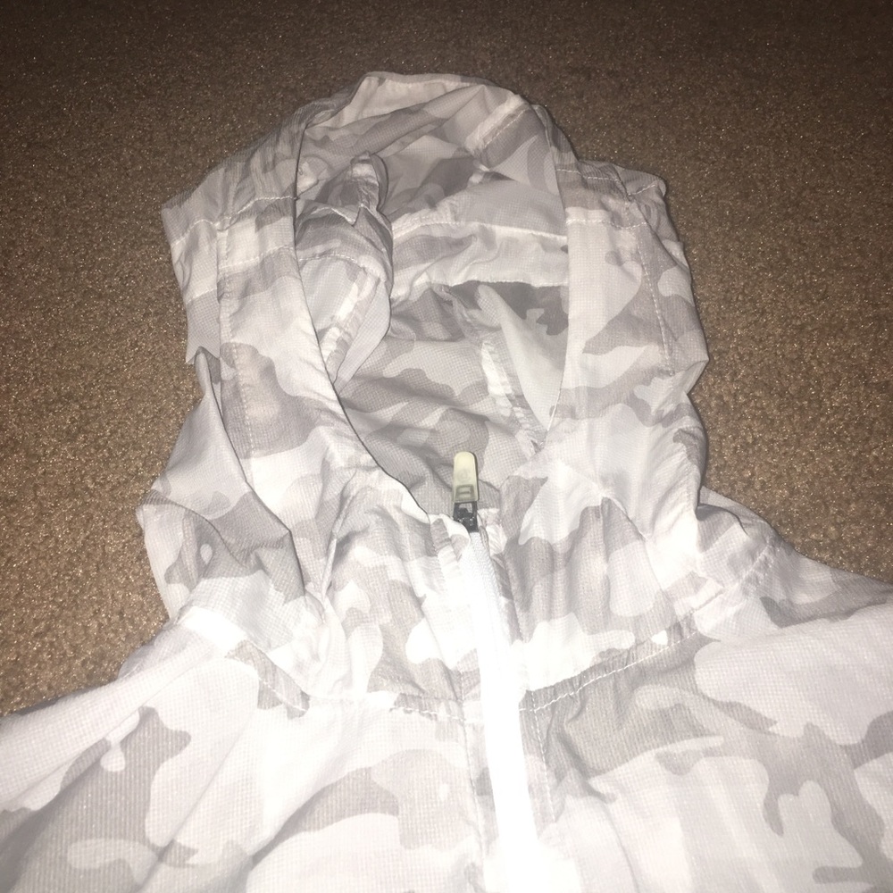 Men’s Large White Camo Jacket